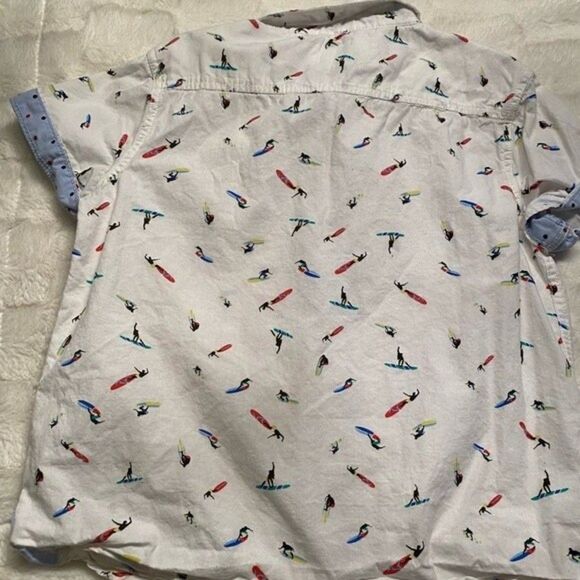 28. Surf button down shirt - Picture 2 of 3